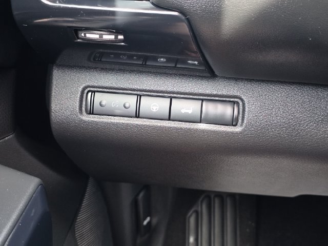 Used 2025 Nissan Pathfinder SV FWD image 50