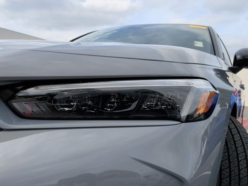 Used 2025 Honda Civic Sport Touring image 3