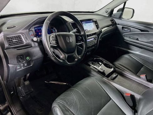 Used 2021 Honda Pilot Touring image 9