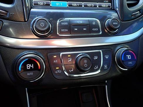 Used 2020 Chevrolet Impala LT FWD image 17
