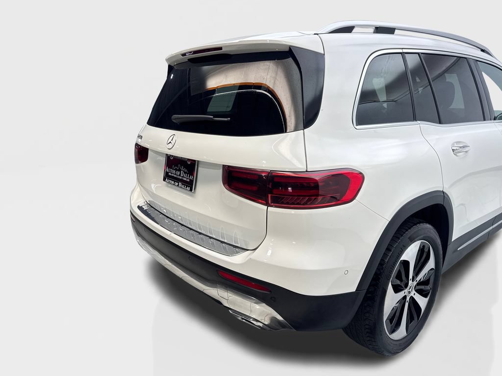 Used 2025 Mercedes-Benz GLB 250 w/ Exclusive Package image 19