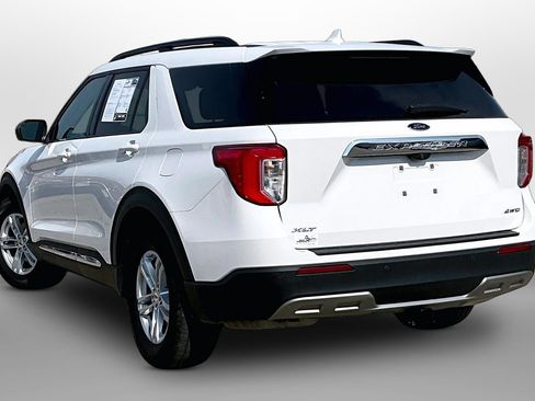 Used 2022 Ford Explorer XLT AWD/4WD image 10