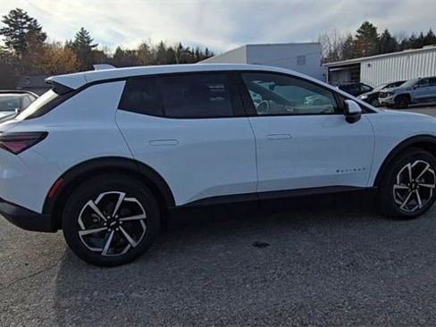 New 2026 Chevrolet Equinox EV LT w/ LPO, All-Weather Mat Package image 9