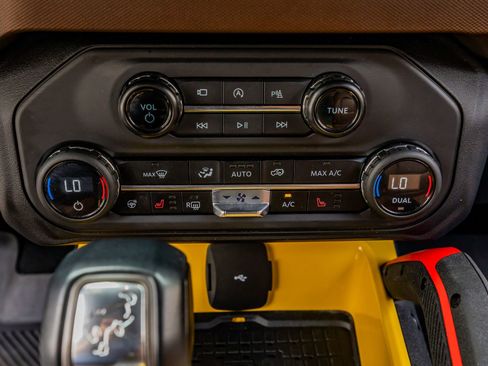 Used 2024 Ford Bronco Heritage Edition image 27