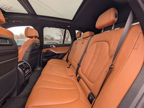 Used 2022 BMW X5 xDrive40i w/ M Sport Package image 43