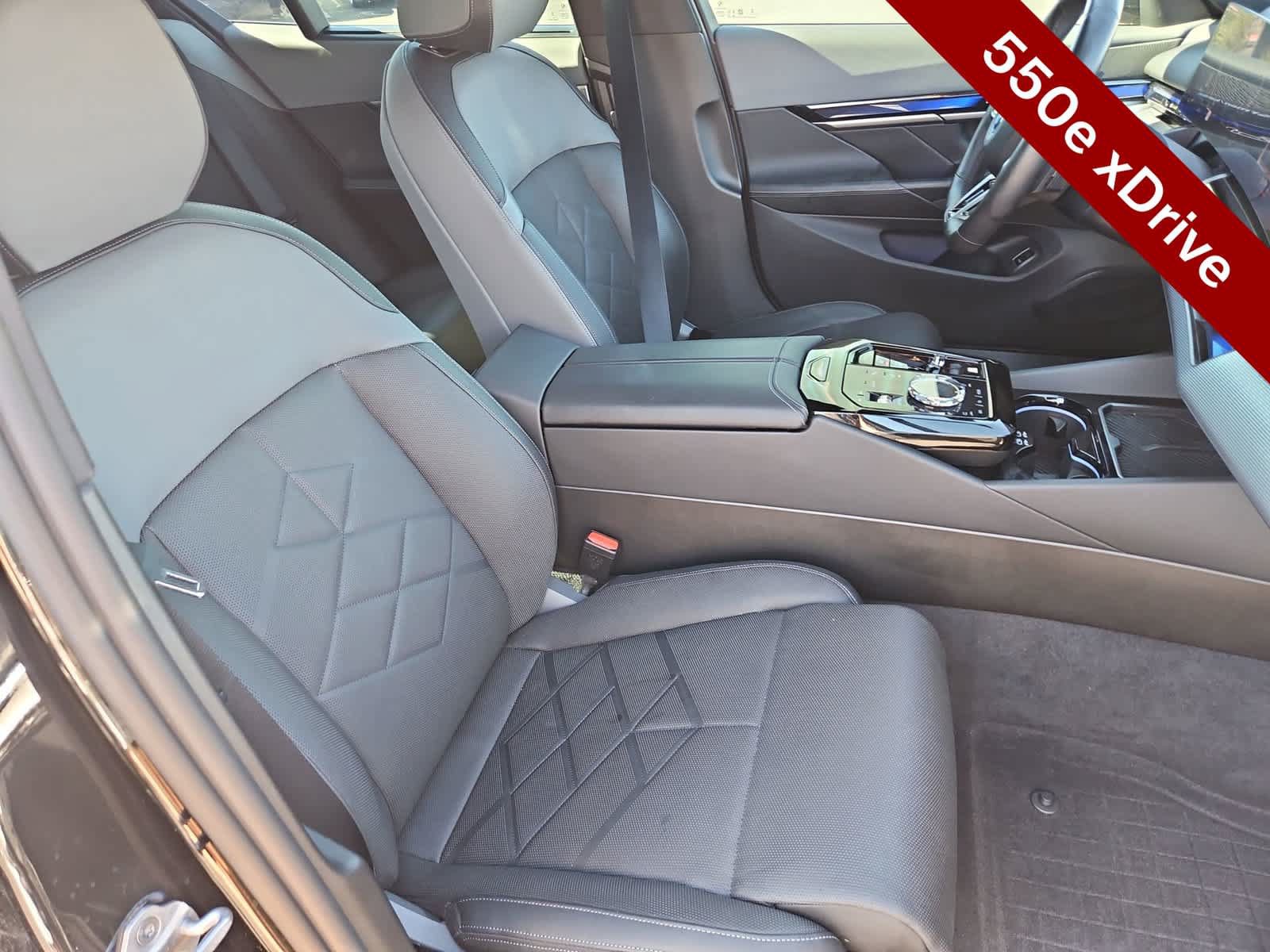 Used 2026 BMW 550e xDrive w/ Executive Package AWD/4WD image 18
