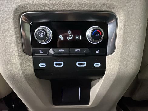 Used 2021 GMC Yukon Denali w/ Denali Premium Package image 26