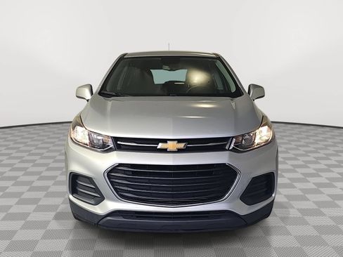 Used 2020 Chevrolet Trax LS FWD image 3