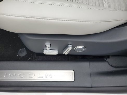 New 2026 Lincoln Nautilus Reserve image 22