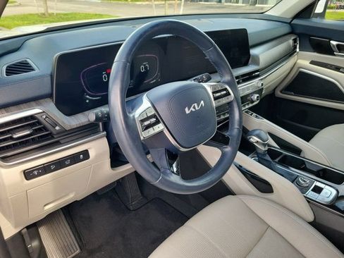 Used 2023 Kia Telluride EX w/ EX Captain's Chair Package AWD/4WD image 18