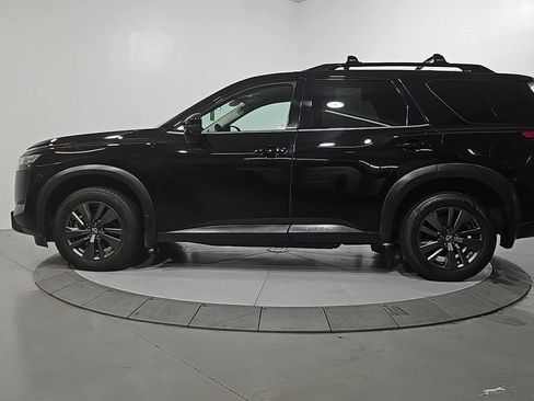Used 2022 Nissan Pathfinder SV AWD/4WD image 2