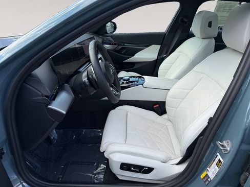 Certified 2026 BMW 550e xDrive AWD/4WD image 9