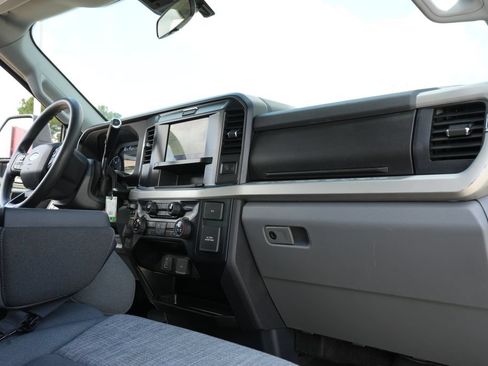 Used 2025 Ford F350 XLT AWD/4WD image 22