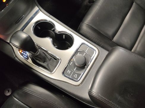 Used 2018 Jeep Grand Cherokee Limited AWD/4WD image 26