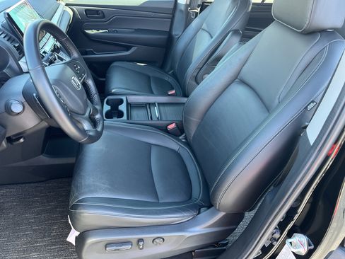 Certified 2024 Honda Odyssey EX-L image 17