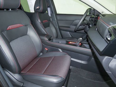 Certified 2025 Nissan Kicks SR w/ SR Premium Package AWD/4WD image 16