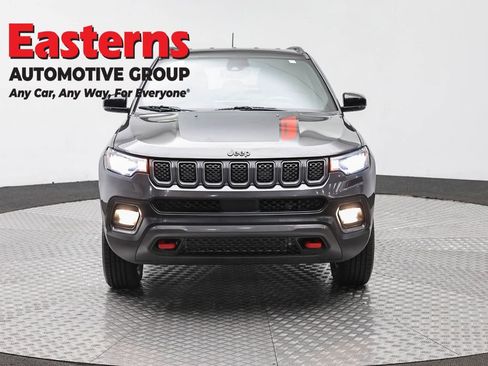 Used 2023 Jeep Compass Trailhawk AWD/4WD image 2