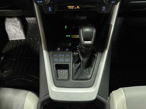 Certified 2022 Toyota RAV4 XLE Premium image 31