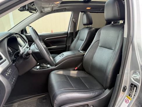 Used 2016 Toyota Highlander Limited Platinum AWD/4WD image 16
