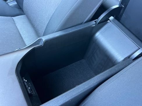 Used 2022 Toyota Camry LE FWD image 30