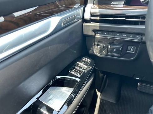 Certified 2025 Cadillac Escalade Sport Platinum w/ LPO, ONYX Package AWD/4WD image 14