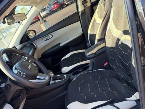 Used 2022 Kia Forte LXS image 12