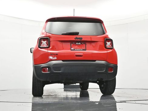 Used 2023 Jeep Renegade Latitude AWD/4WD image 41