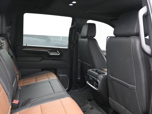 Used 2025 Chevrolet Silverado 2500 High Country w/ High Country Premium Package AWD/4WD image 13