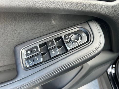 Certified 2023 Porsche Macan Turbo image 21