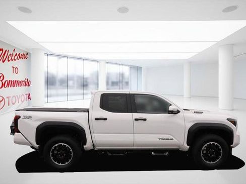 Certified 2024 Toyota Tacoma TRD Off-Road image 5