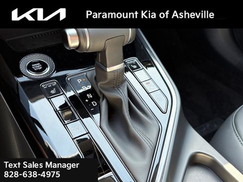 Certified 2025 Kia Niro EX Touring FWD image 27