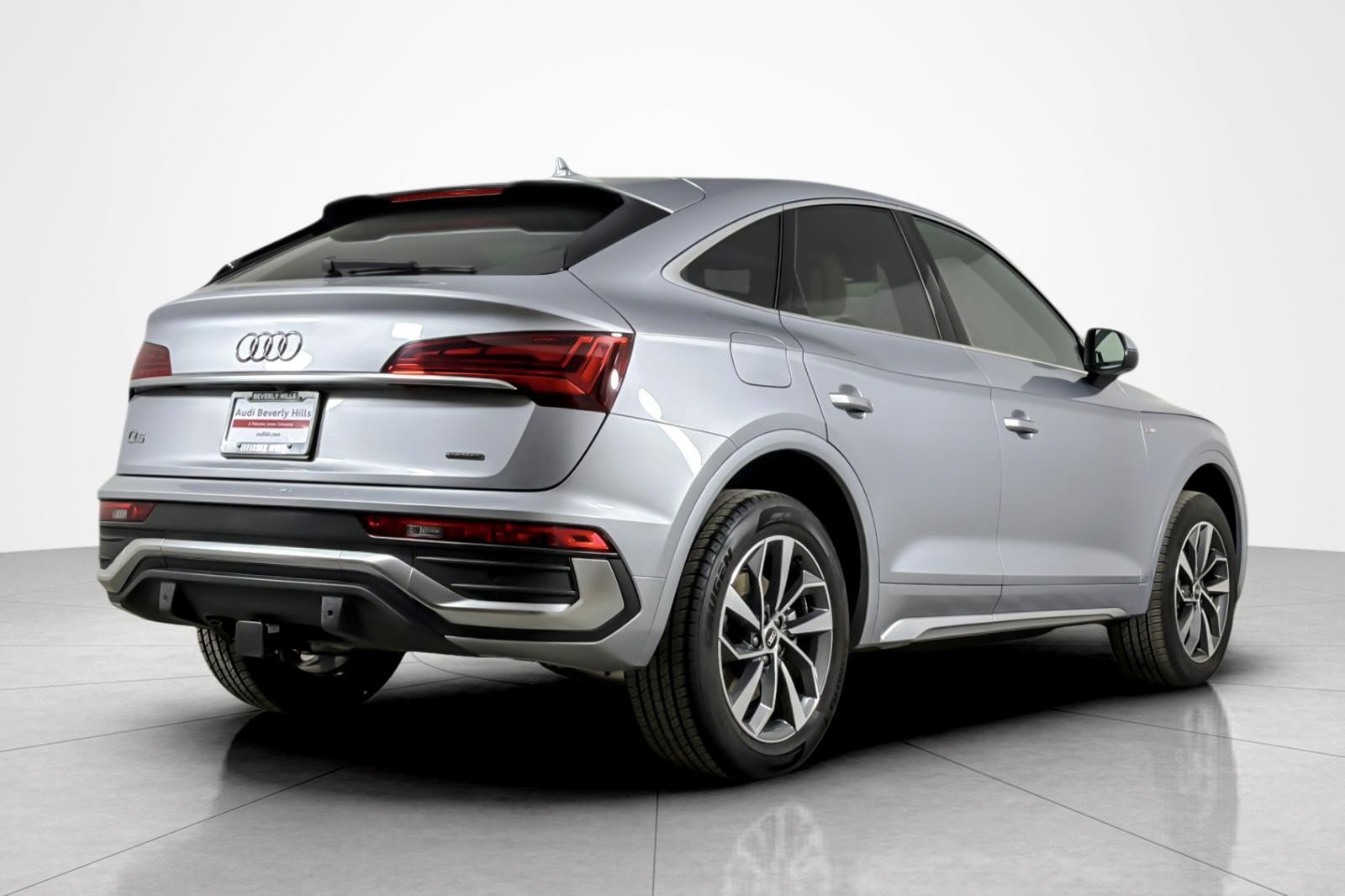 Used 2023 Audi Q5 2.0T Premium Plus w/ Premium Plus Package AWD/4WD image 5