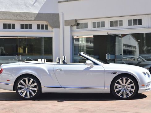 Used 2018 Bentley Continental GT image 5