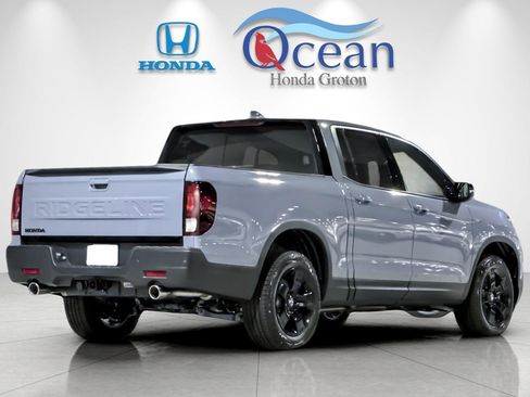 New 2026 Honda Ridgeline Black Edition image 5