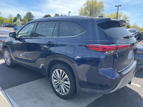 Used 2021 Toyota Highlander Platinum image 6
