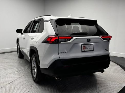 Used 2024 Toyota RAV4 XLE AWD/4WD image 30