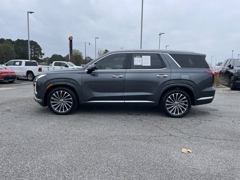 Used 2023 Hyundai Palisade Calligraphy image 4