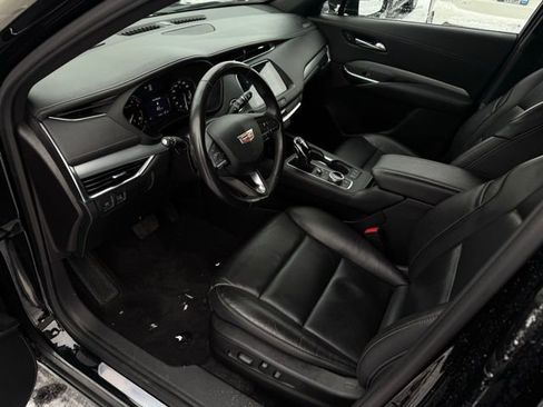 Used 2023 Cadillac XT4 Premium Luxury image 16