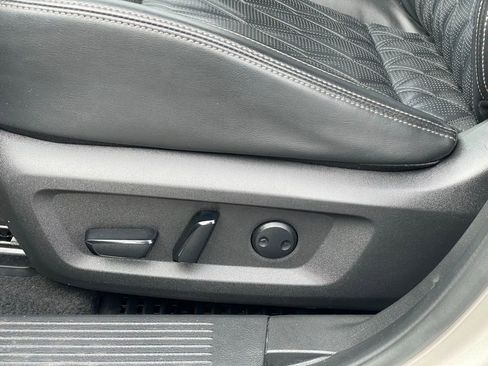 Certified 2023 Nissan Rogue Platinum FWD image 16