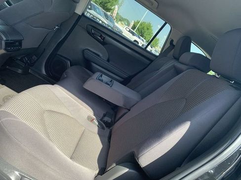 Certified 2024 Toyota Highlander LE FWD image 10