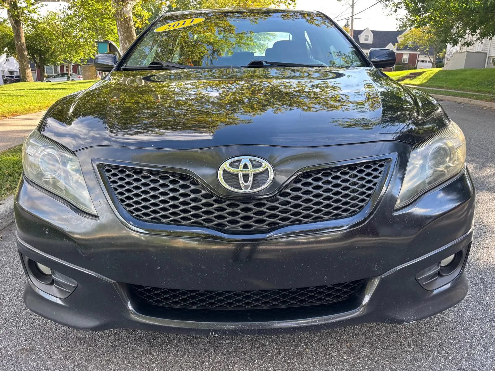 Used 2011 Toyota Camry SE w/ SE Extra-Value Pkg #1 FWD image 9
