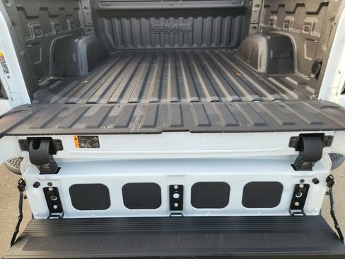 New 2026 GMC Sierra 1500 SLT RWD image 21