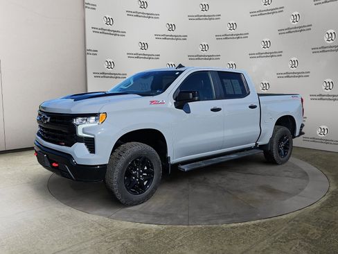 Used 2024 Chevrolet Silverado 1500 LT Trail Boss w/ Convenience Package II AWD/4WD image 1