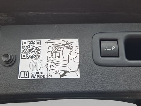Certified 2024 Toyota Highlander XLE FWD image 10