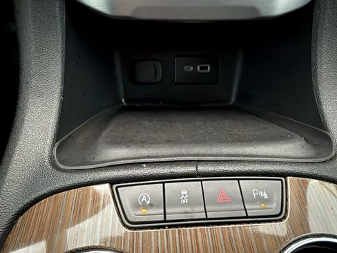 Used 2020 GMC Acadia SLE w/ Driver Convenience Package image 23