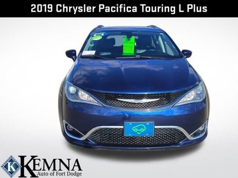 Used 2019 Chrysler Pacifica Touring-L Plus image 16