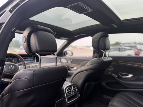 Used 2017 Mercedes-Benz S 550 Sedan image 23