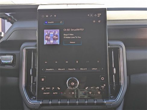 Used 2025 GMC Yukon Denali image 22