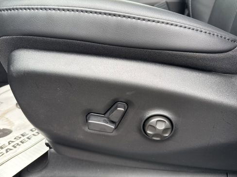 New 2026 Chrysler Voyager LX image 17