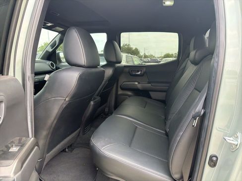 Used 2023 Toyota Tacoma TRD Off-Road w/ TRD Premium Off Road Package image 11